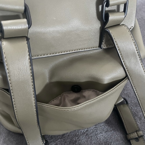 Green Draw String Leather backpack - Picture 6 of 10